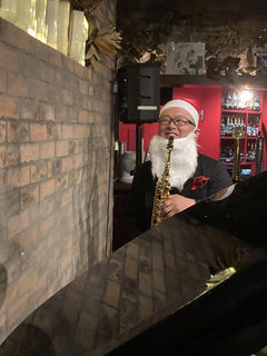 岡崎さんsax.jpg
